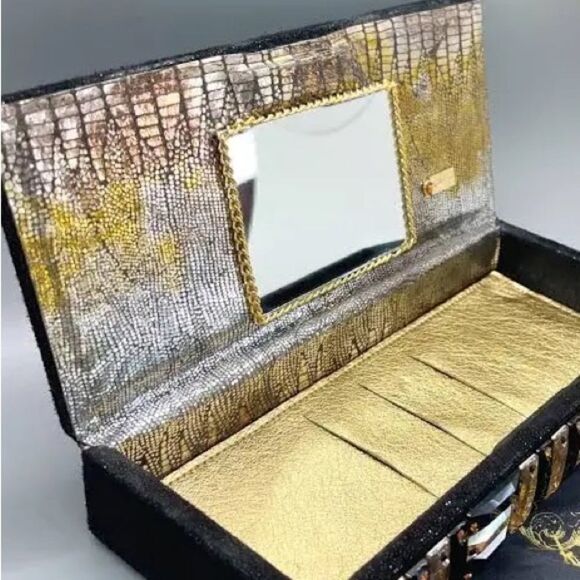 Michelle Monroe Jeweled Tassel Clutch - Picture 5 of 9